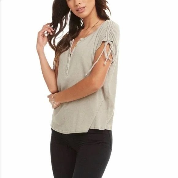 SALE Chaser NWT Ribbed Knit Henley Top Shirt Gray Cinched Shoulder/Sleeve M - Picture 1 of 8